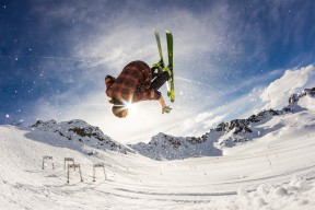 九游APP官网-PSG客场挑战拜仁慕尼黑，谁能赢得胜利？，pes2021拜仁慕尼黑